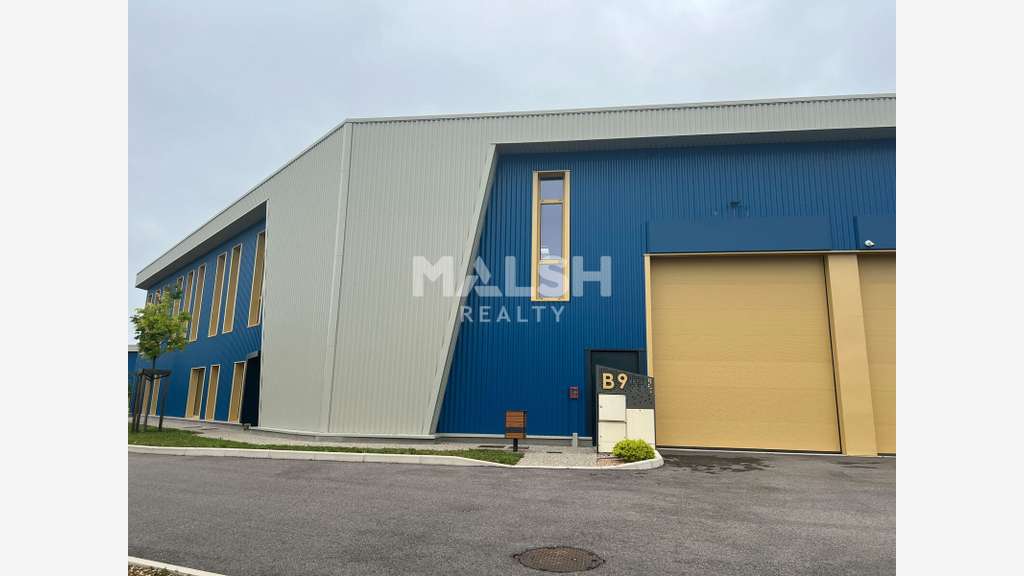 Loue local activités 407m² à Saint Bonnet de Mure