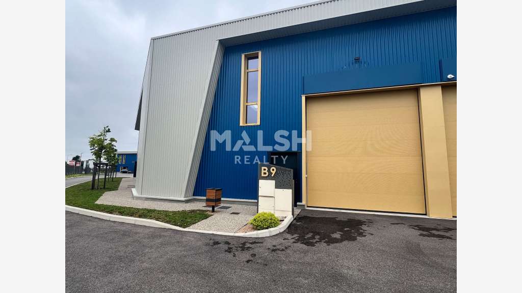 Loue local activités 407m² à Saint Bonnet de Mure