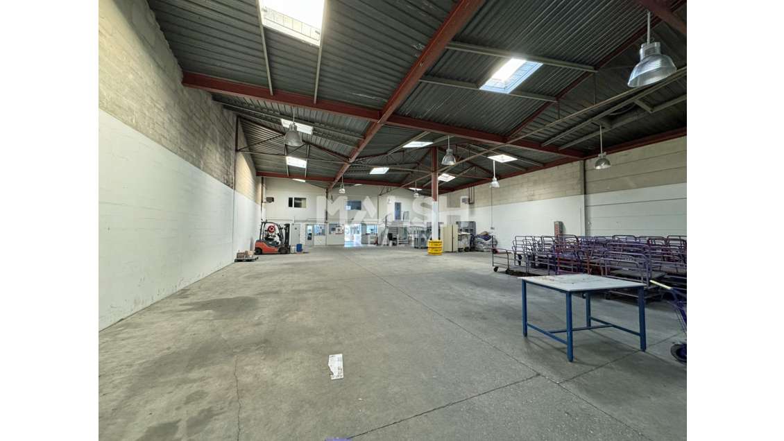 A louer local 633m² à Saint-Étienne Chauvetière