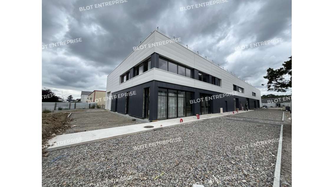 A louer local neuf 298m² à Saint-Herblain atlantis