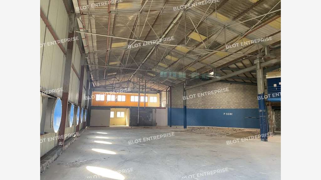 A louer local d'activité 950m² ZI Sud Saint-Malo