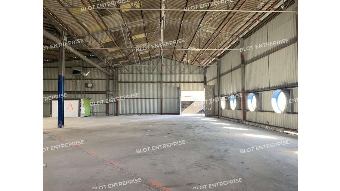 A louer local d'activité 950m² ZI Sud Saint-Malo