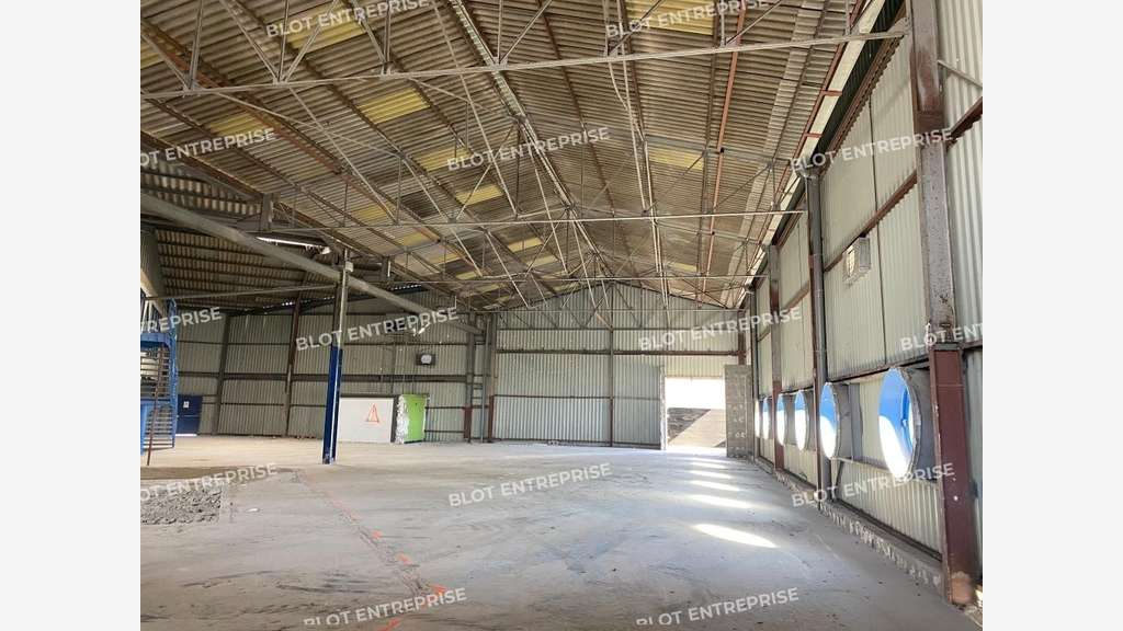 A louer local d'activité 950m² ZI Sud Saint-Malo