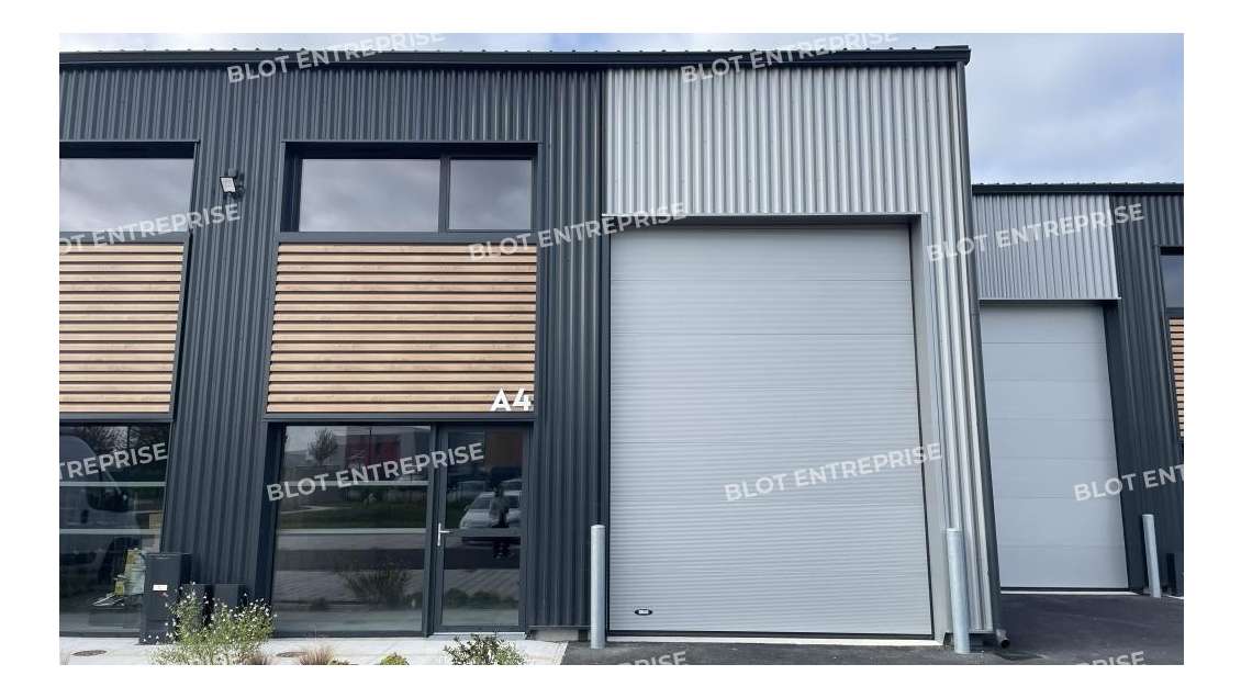 A louer local d'activité 198m² à Saint-Molf