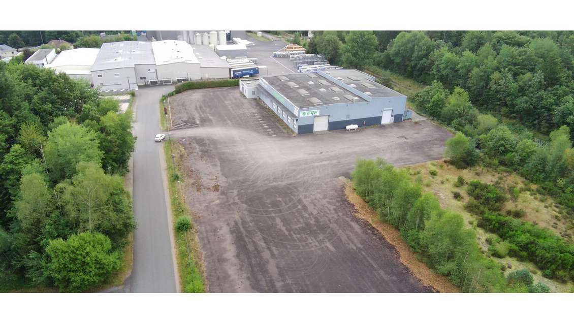 A louer bâtiment industriel 1888m² St-Priest-Gimel