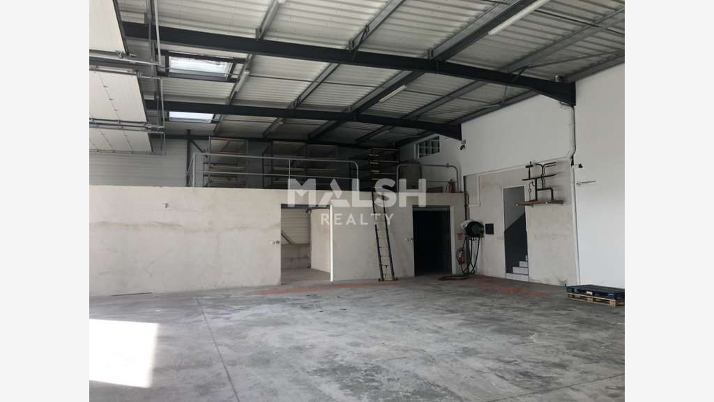 A louer bâtiment 1280m² à St-Symphorien-sur-Coise