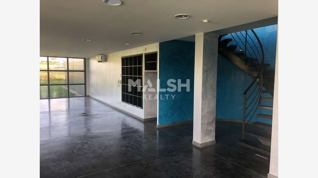 A louer bâtiment 1280m² à St-Symphorien-sur-Coise