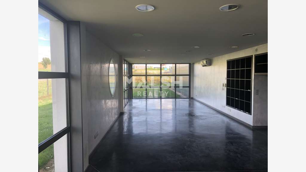 A louer bâtiment 1280m² à St-Symphorien-sur-Coise
