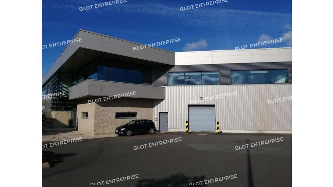 A louer local activités 1 313m² à Rezé Sud