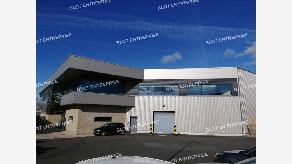 A louer local activités 1 313m² à Rezé Sud