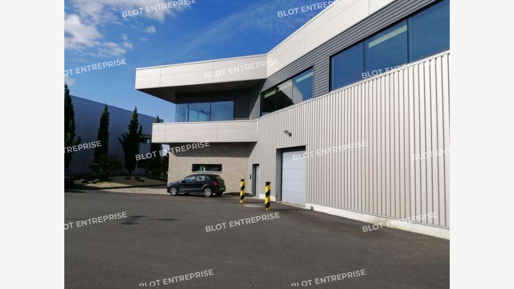 A louer local activités 1 313m² à Rezé Sud