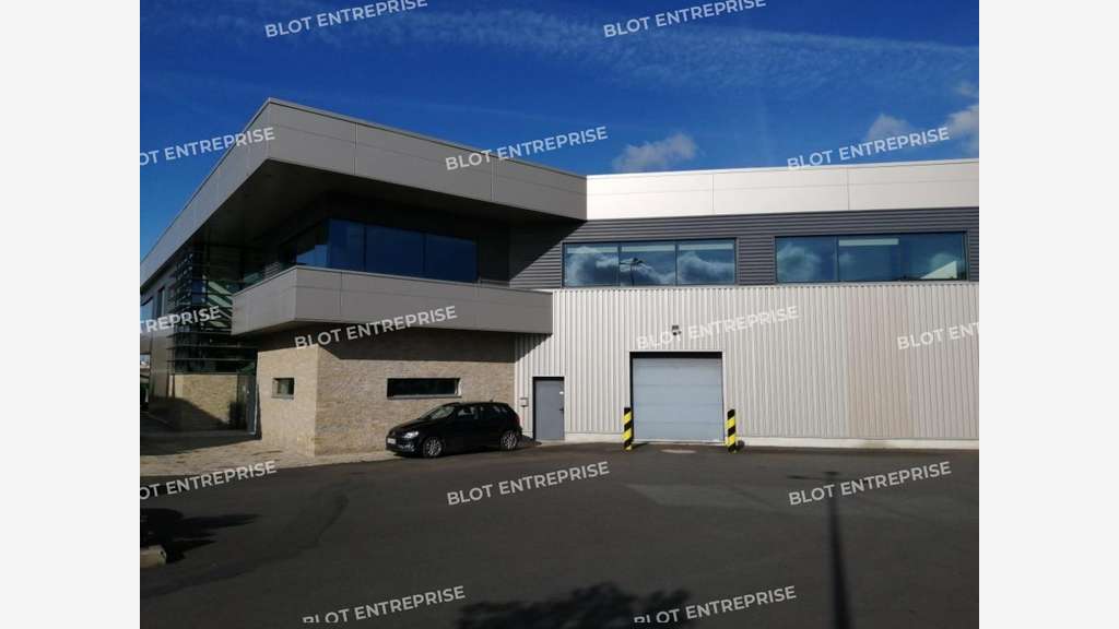 A louer local activités 1 313m² à Rezé Sud