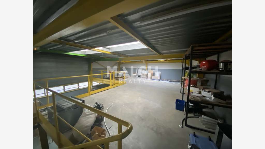 A louer local d'activité 480m² à Vaulx-en-Velin
