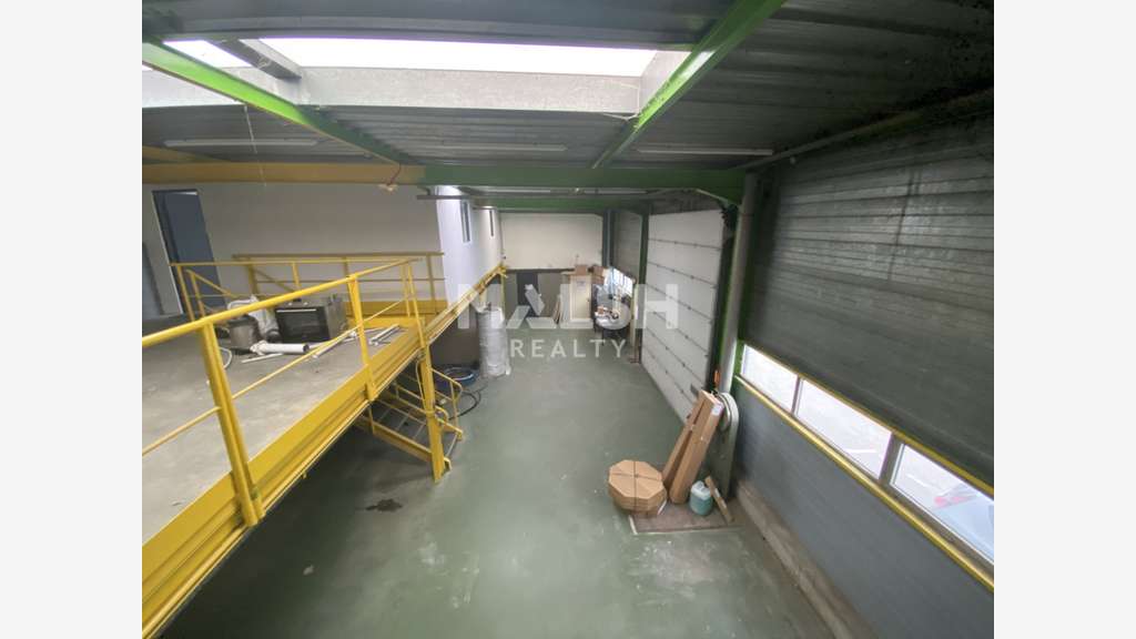 A louer local d'activité 480m² à Vaulx-en-Velin
