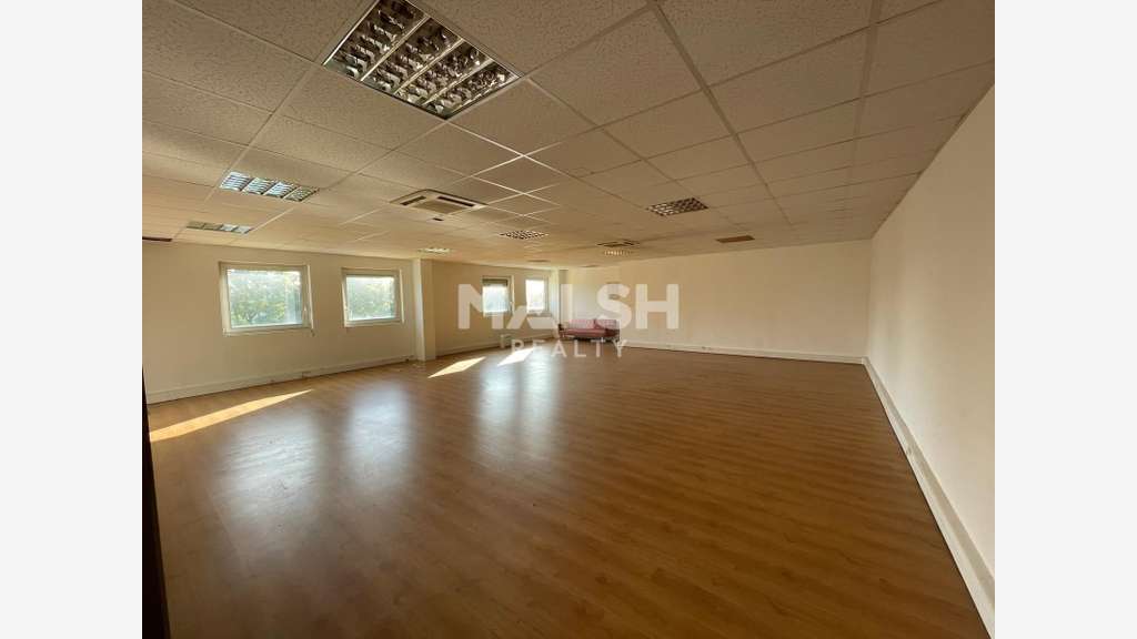 Local d'activités 775m² à louer à Vaulx-en-Velin