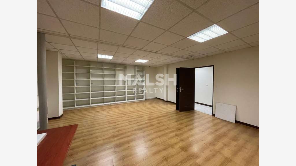 Local d'activités 775m² à louer à Vaulx-en-Velin