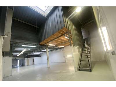 Location Locaux d'activités - Entrepôts à Vaux-le-Pénil