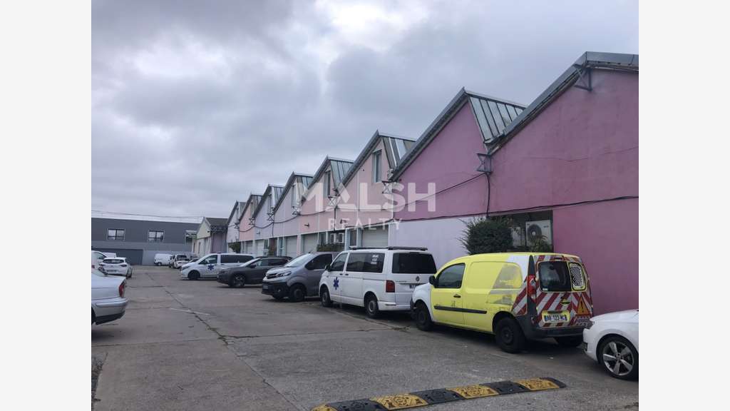 A louer local d'activité 118m² à Vénissieux