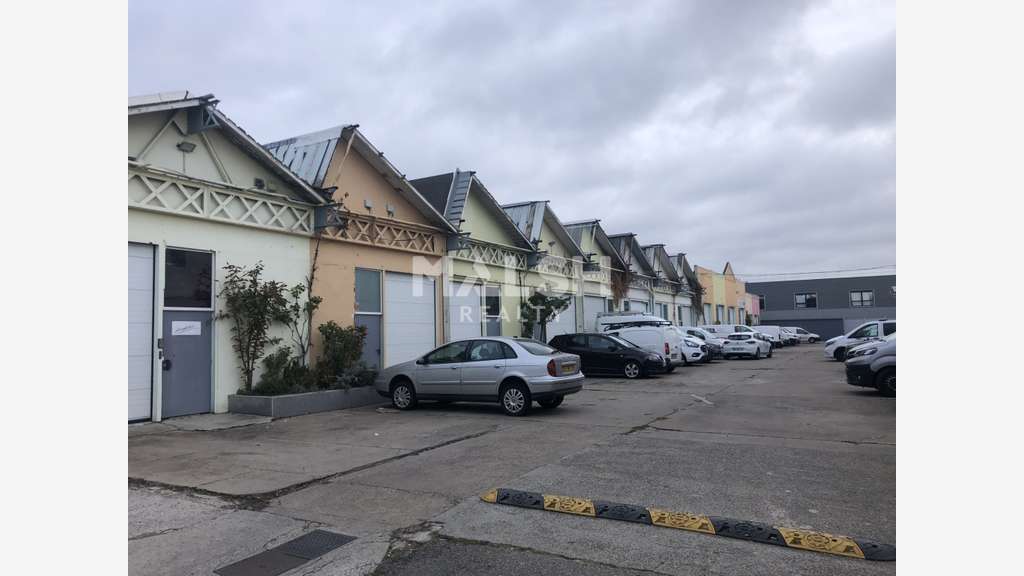 A louer local d'activité 118m² à Vénissieux