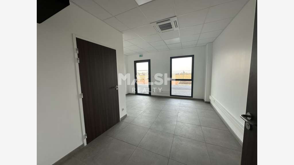 A louer local d'activité 208m² à Villette-d'Anthon