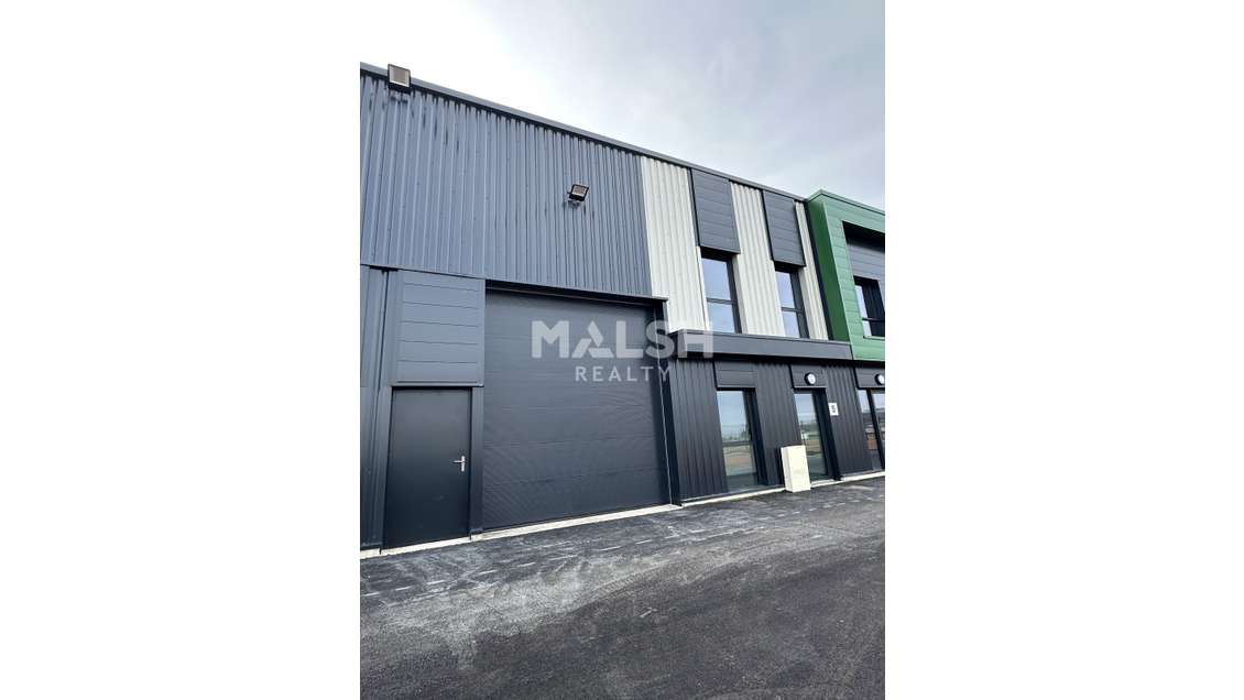 A louer local d'activité 208m² à Villette-d'Anthon