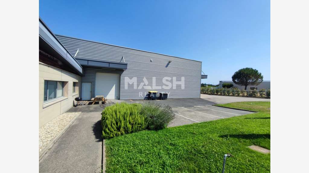 A louer local d'activité bureaux 870m² à Vourles