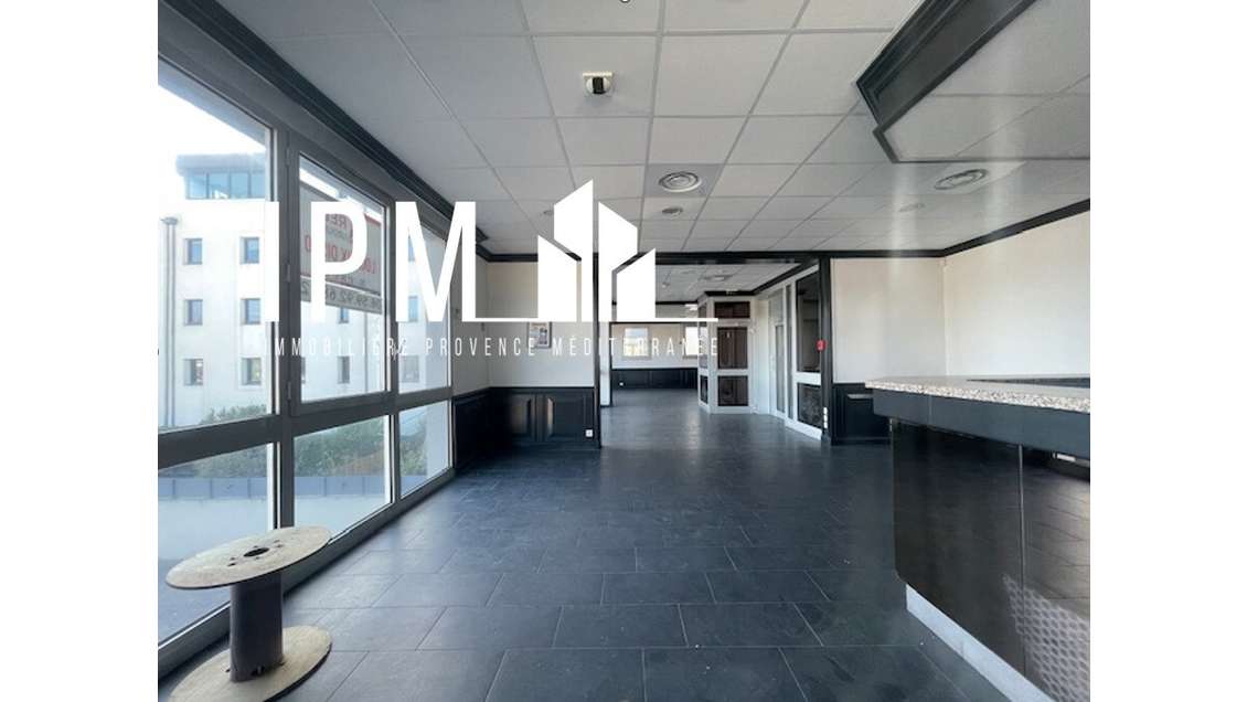 A louer local  480m² LES MILLES 13080 AIX