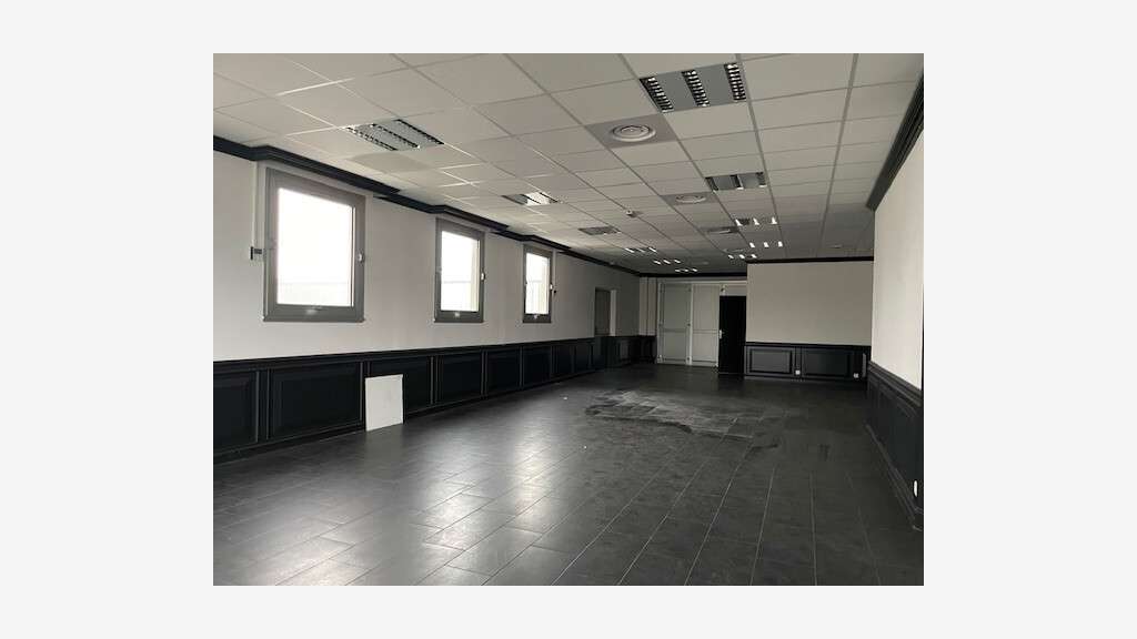 A louer local  480m² LES MILLES 13080 AIX