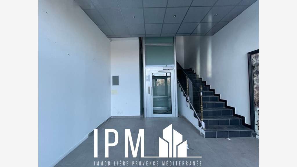 A louer local  480m² LES MILLES 13080 AIX