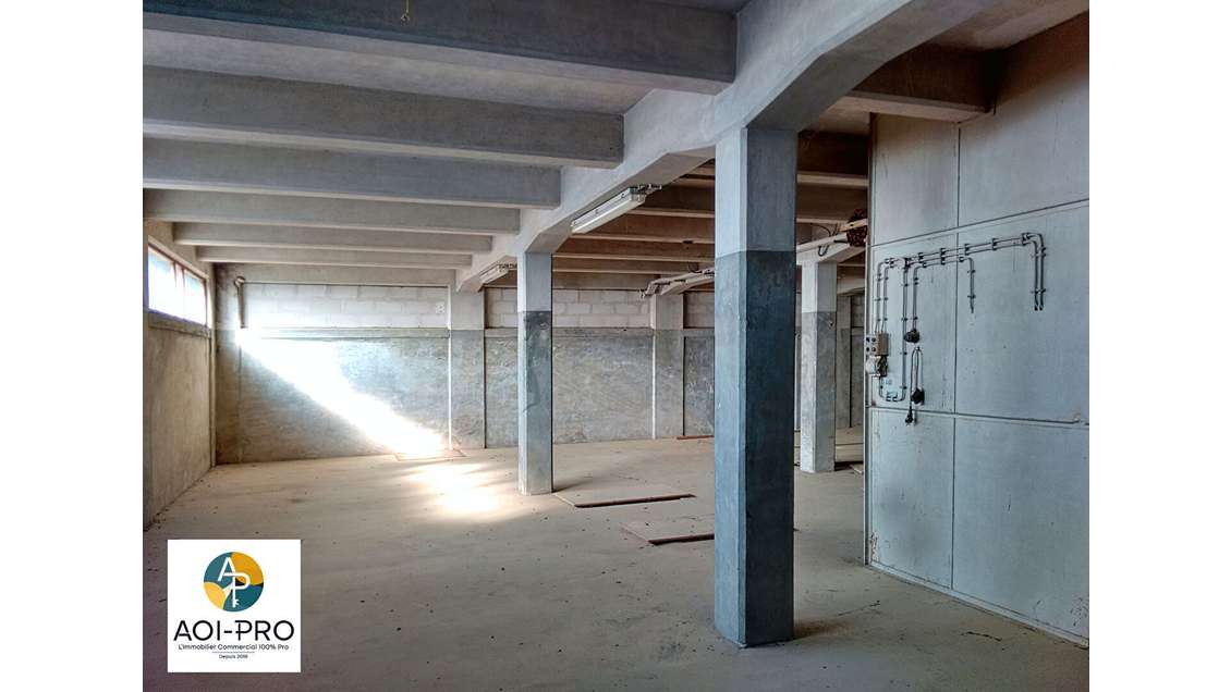 Local Artisanal à Louer Bordeaux 178m²