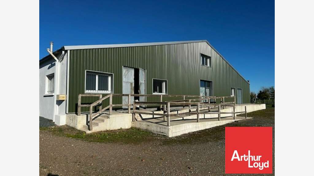 A louer local 1260m² ZA Sainte-Gemme-la-Plaine