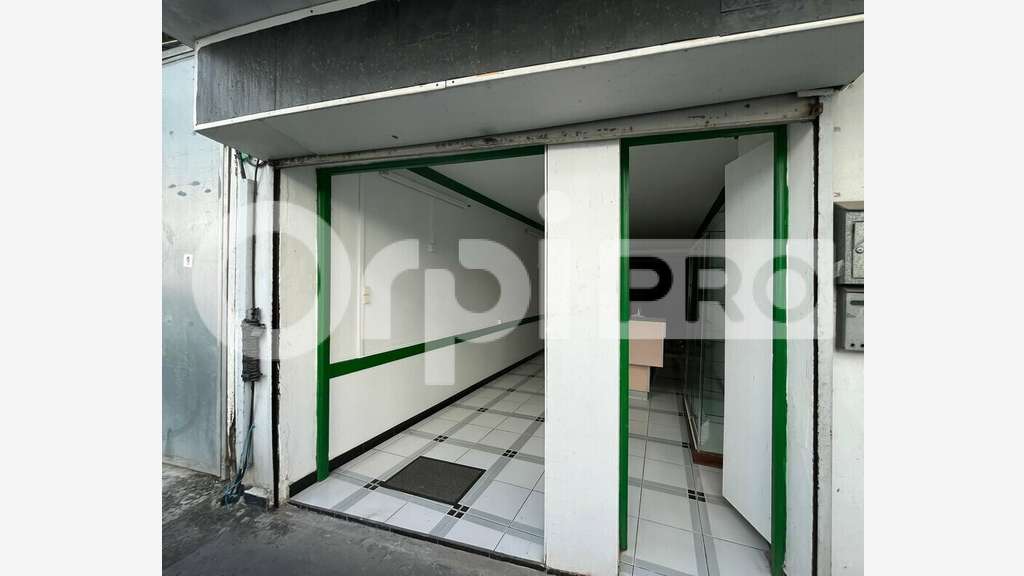 Local de 57m² à louer au centre de Fort de France