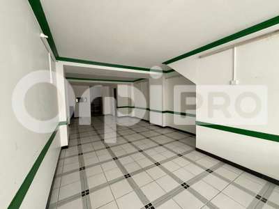 Local de 57m² à louer au centre de Fort de France