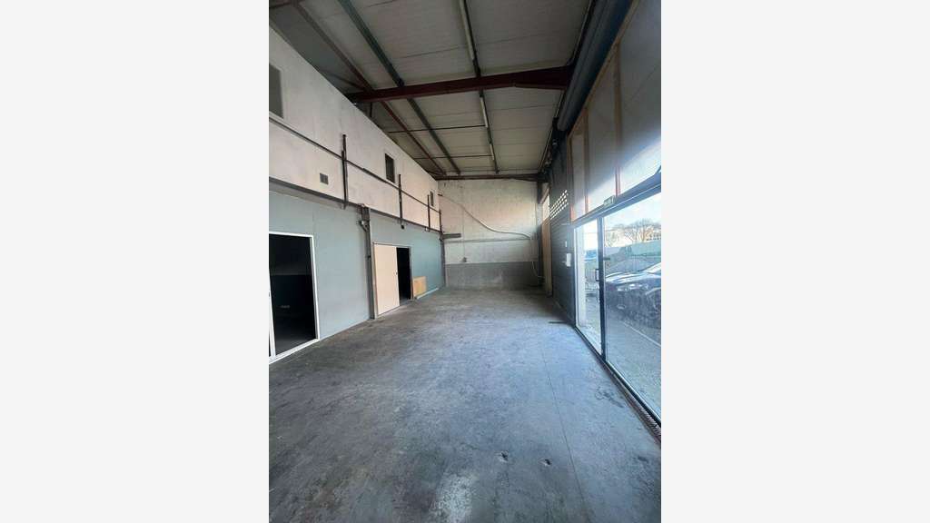 Local 60m² à louer ZI des Paluds à Aubagne