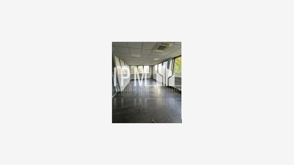 A louer local 129m² Marseille 13008 Bonneveine