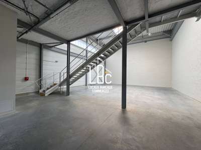 A louer local d'activité 1052m² à Saint-Aignan