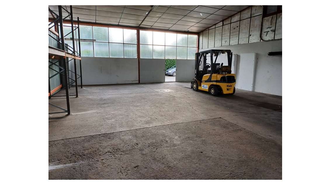 Local industriel 150m² à louer à Cruet (73)