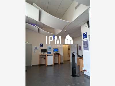 A louer local 235m² LA CIOTAT 13600