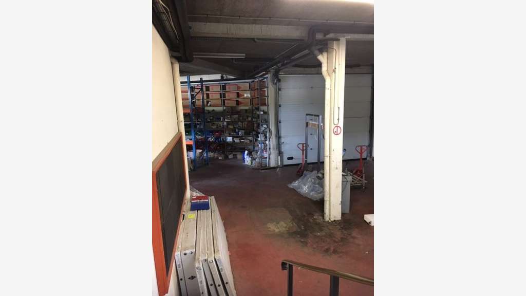 Local d'activités 574m² à louer Chaponost en ZI
