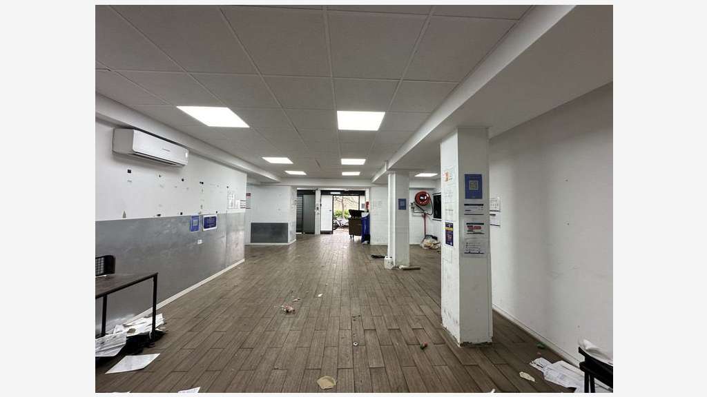A louer local commercial 650m² Colombes Bld Quinet