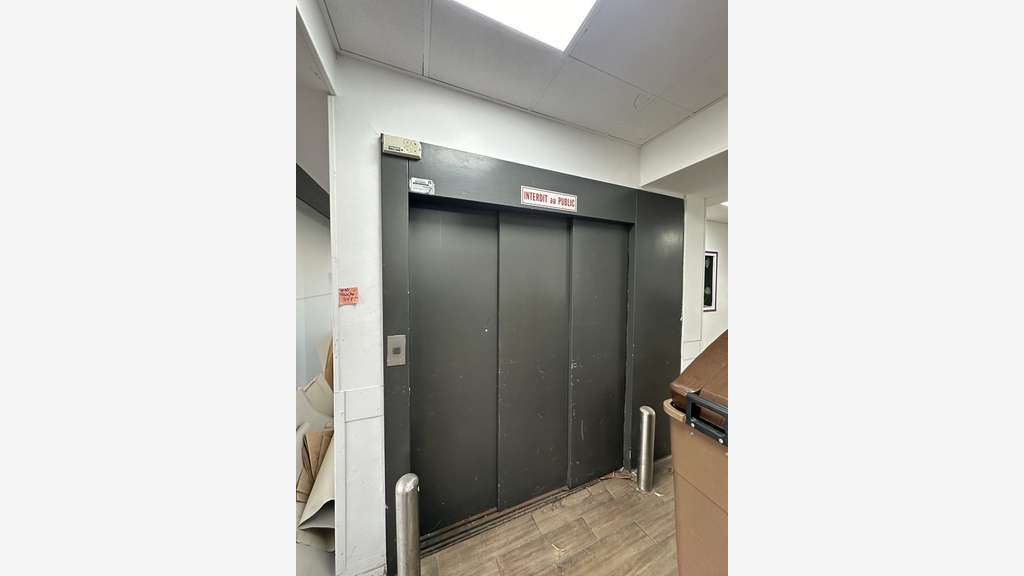 A louer local commercial 650m² Colombes Bld Quinet