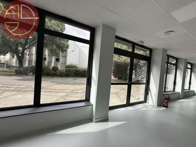 A louer local commercial 396m² à Labège