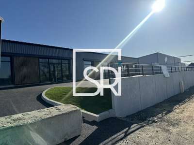 A louer local commercial 436m² divisible à Cusset