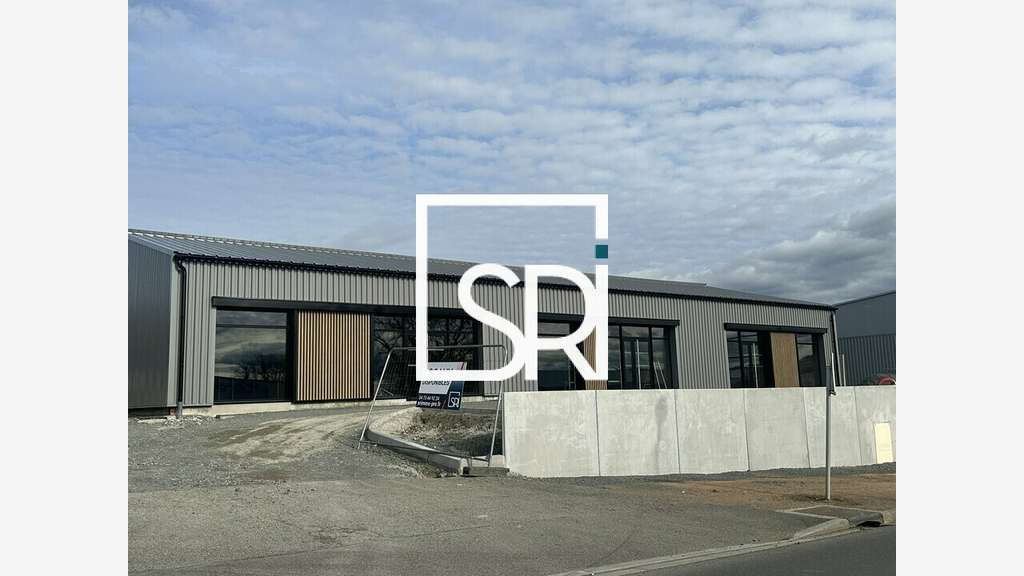A louer local commercial 436m² divisible à Cusset