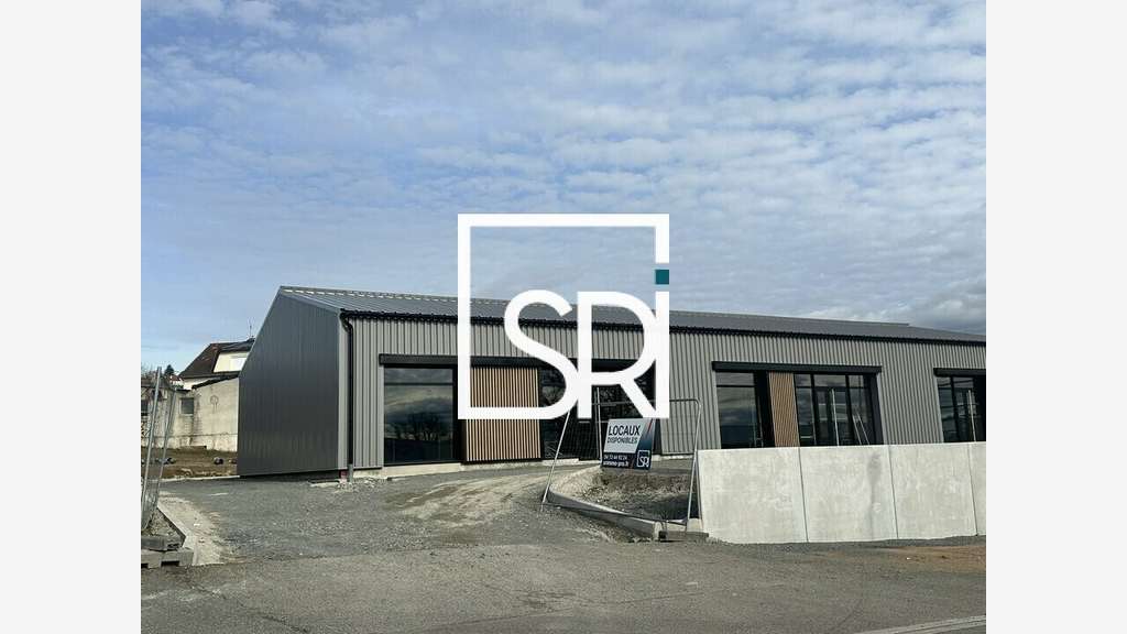 A louer local commercial 436m² divisible à Cusset