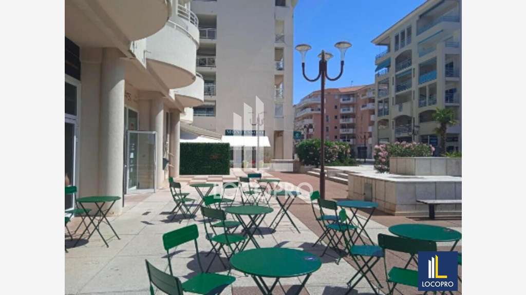 A louer local commercial 296m² à Antibes les Pins