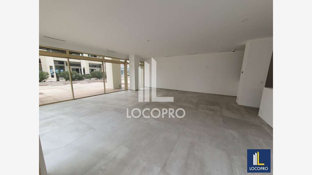 A louer local commercial 127m² à Juan-les-Pins