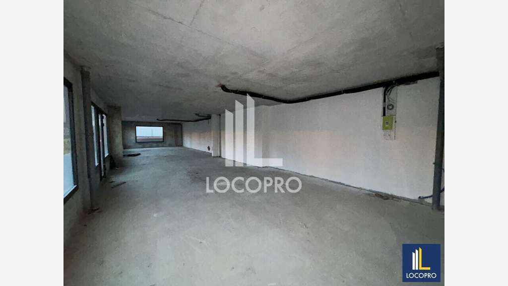 A louer locaux 134m² à La Roquette-sur-Siagne