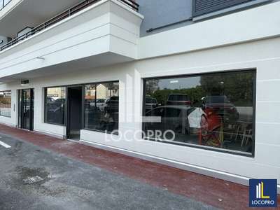 A louer locaux 134m² à La Roquette-sur-Siagne
