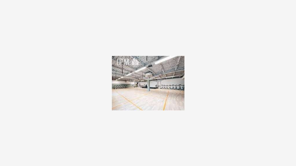 Local commercial de 1 008m² à louer à Avignon
